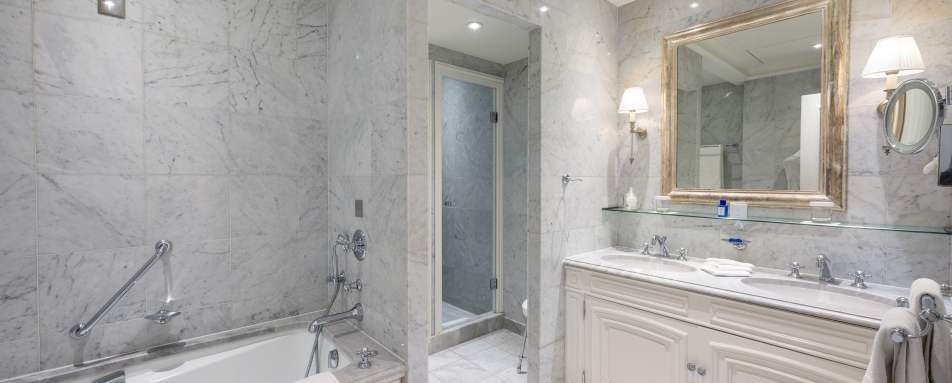 Exclusive seaview room bathroom 