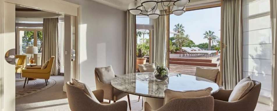 suite of Olives - Living room 