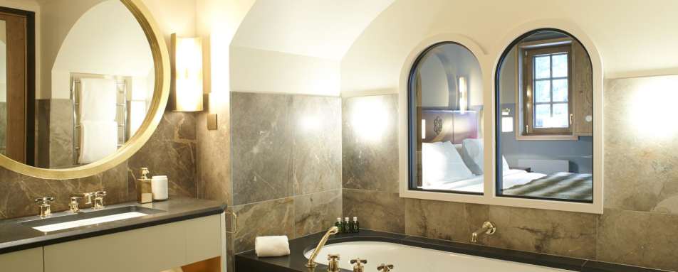 Suite bathroom - L'Apogée Courchevel