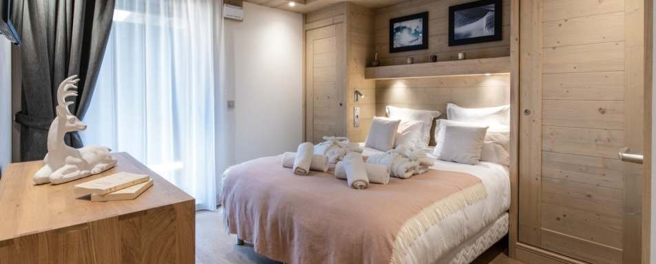 Manali Lodge - Double Bedroom 