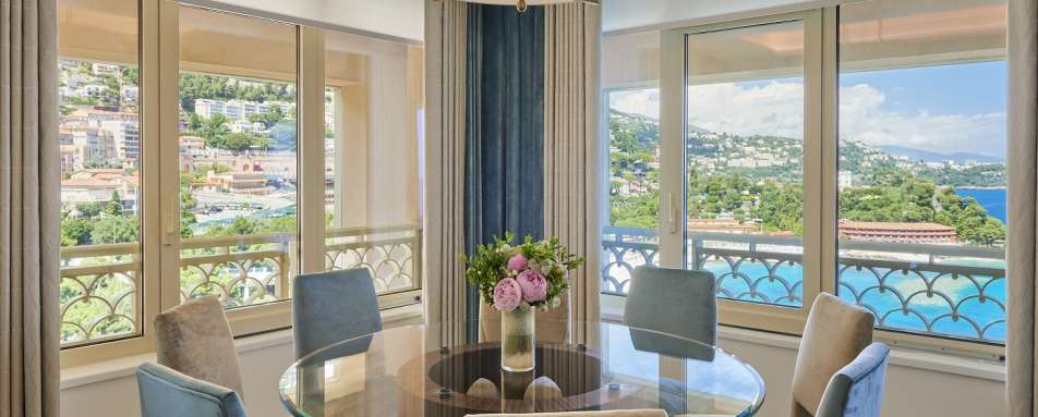 Diamond Suite dining area 