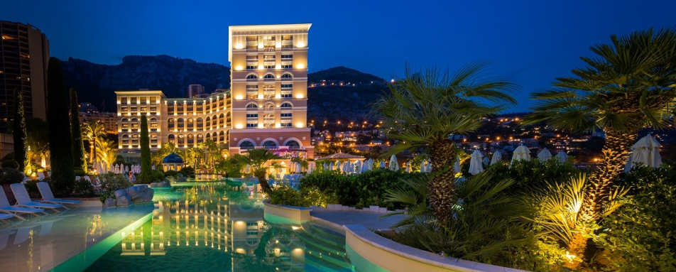 Exterior View by night 