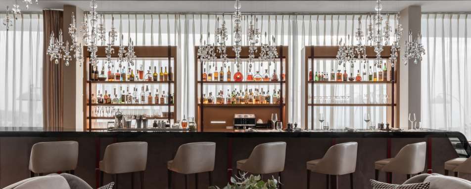 Bellevue Bar- Royal Champagne Hotel and Spa 