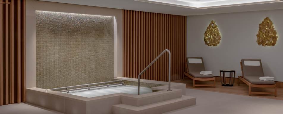 Indoor Jacuzzi- Royal Champagne Hotel and Spa 