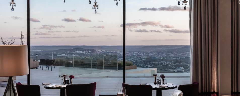 Bellevue Bar and Restaurant View 