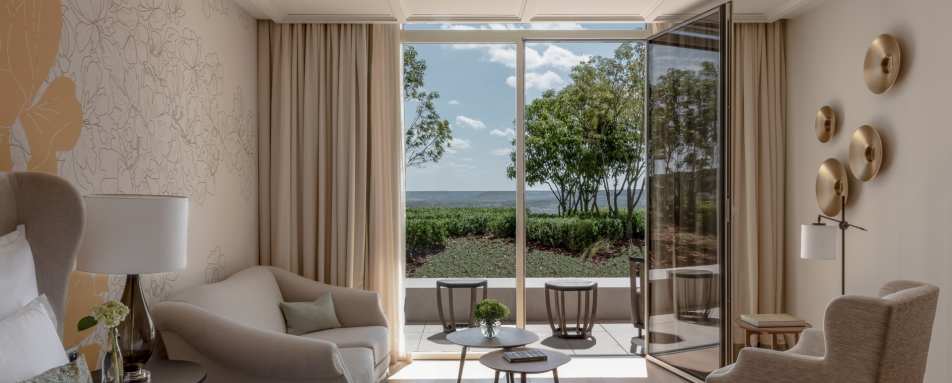 Champagne Junior Suite - Royal Champagne Hotel 