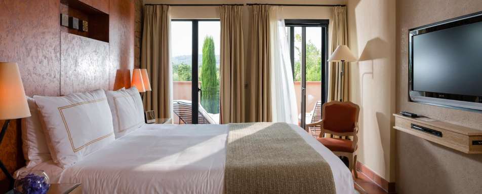 Deluxe villa bedroom - Terre Blanche Hotel Spa Golf Resort