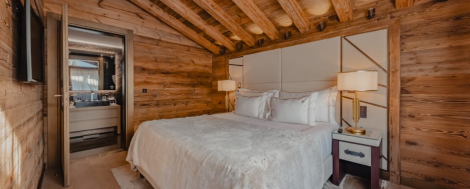 Grand bedroom ensuite 