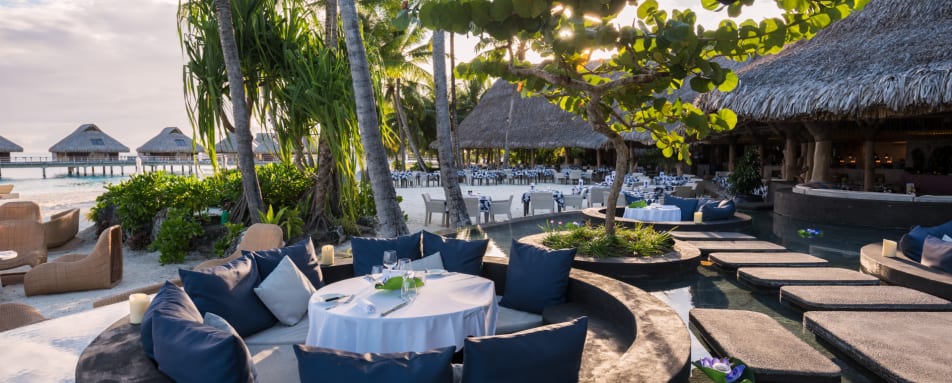 Conrad Bora Bora Nui Beach Bar 