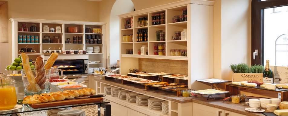 Breakfast - Hotel Vier Jahreszeiten Kempinski
