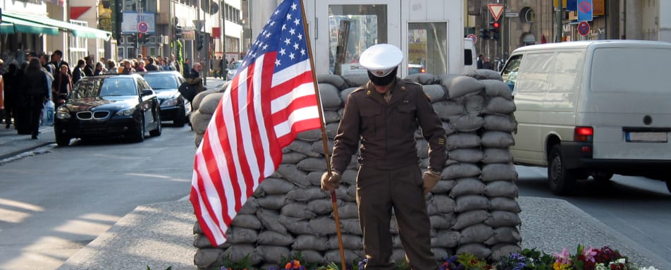 World Warr II  - US Checkpoint Charlie 