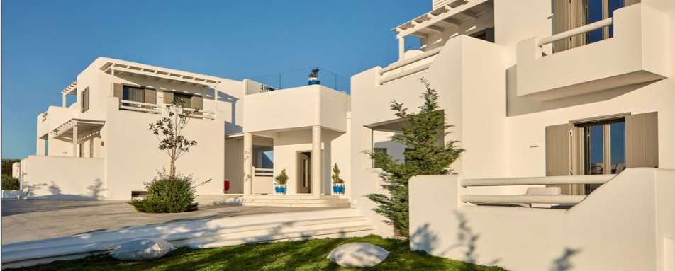 18 Grapes - Outside Area 