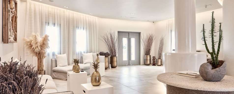 18 Grapes - Reception Area 