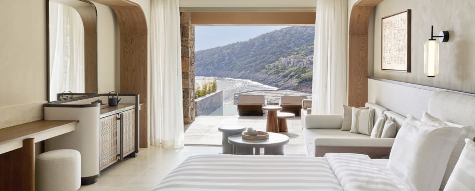 The CollectionSuiteJuniorPoolBedroom 