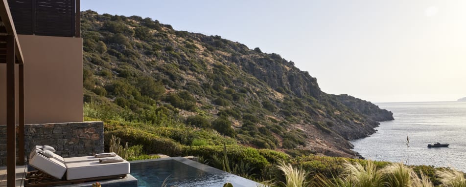 PremiumOneBedroomPoolOutdoor 