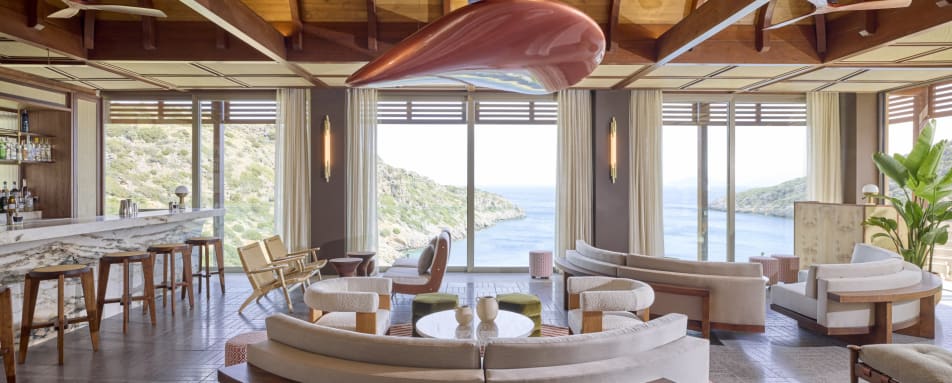 CrystalBoxIndoorDayView 