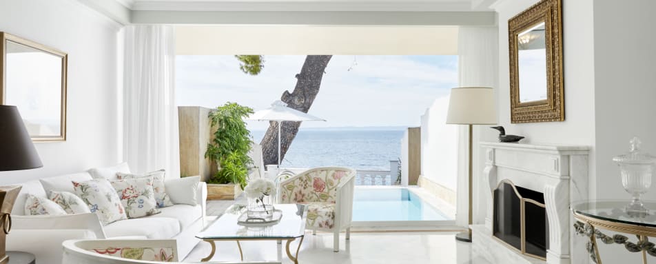 Executive Pool Suite 