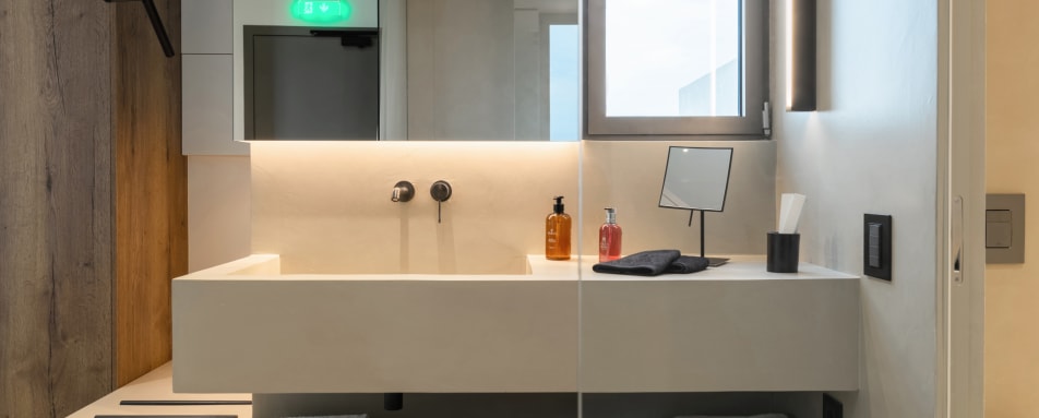 Superior Suite Bathroom 