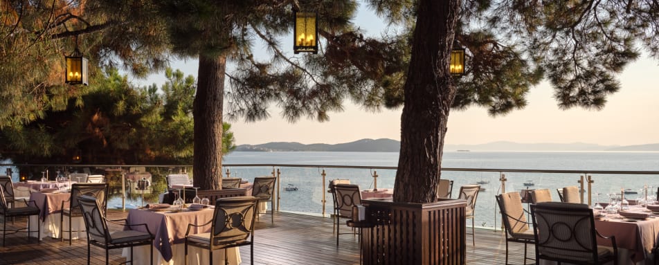 Eagles Resort Kamares Restaurant 