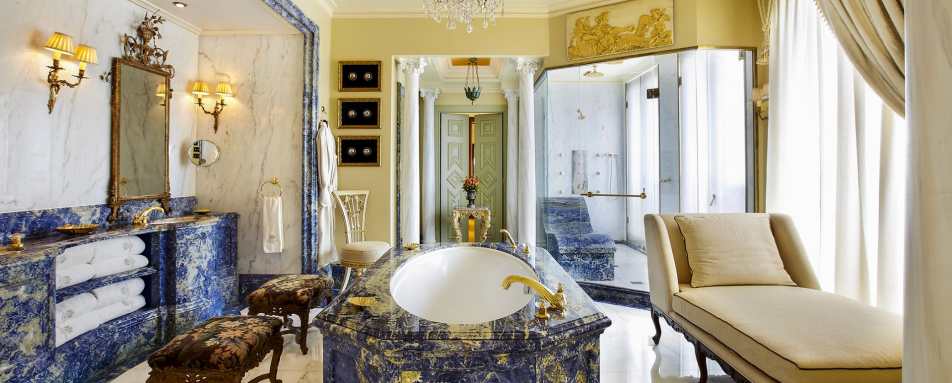 Royal Suite bathroom - Hotel Grande Bretagne