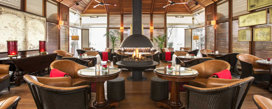 Alexanders Cigar Lounge - Hotel Grande Bretagne