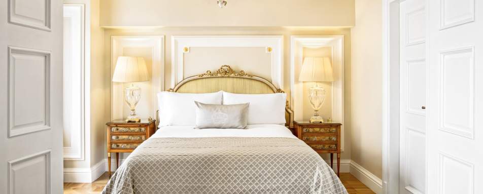 Executive Grand Suite Bedroom - King George Palace