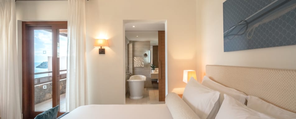 Deluxe Bungalow Seaview Bedroom 