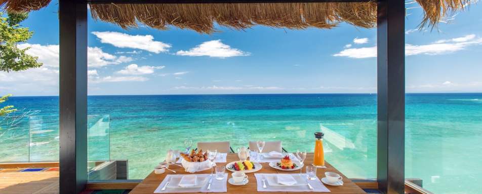 Royal Infinity Villa - Breakfast 