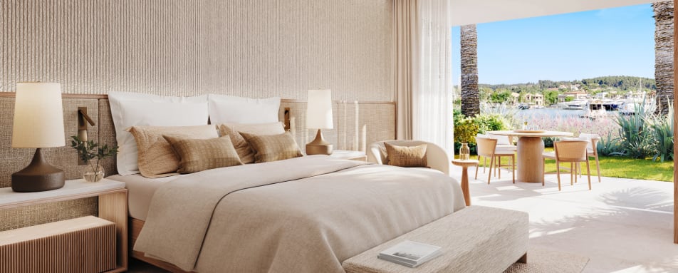 ONE BEDROOM PRIVATE GARDEN MARINA FRONT 