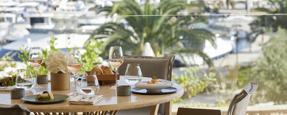 overwater restaurant 