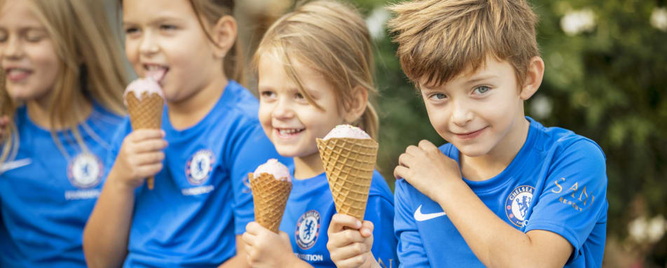 kids eating ice cream 