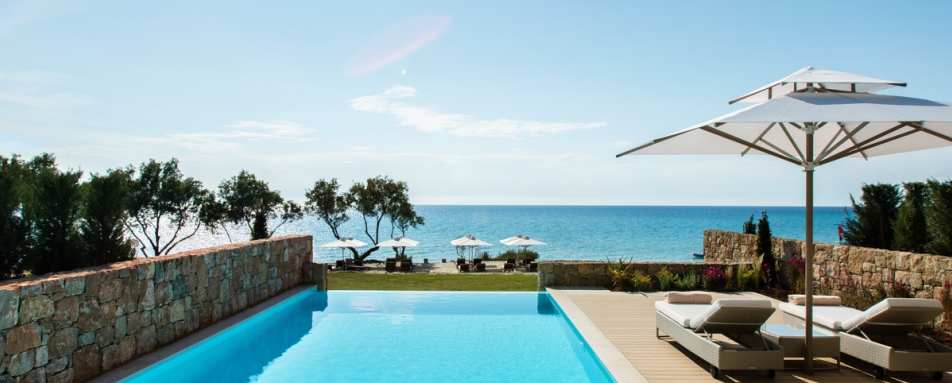 Family Suite Private Pool - Sani Club