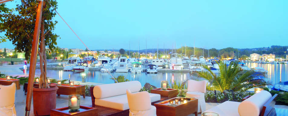 Water Bar,  Asterias Suites - Sani Resort