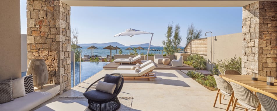  Beachfront Infinity Villaexterior 