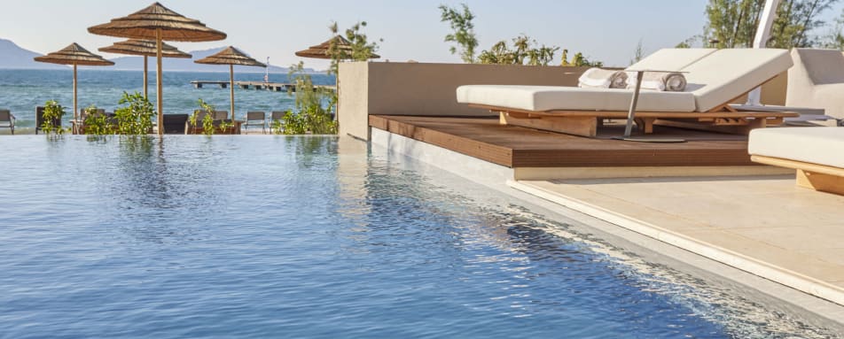  Beachfront Infinity Villapool 