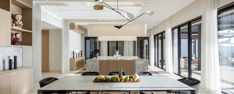 Beachfront Villa dining area