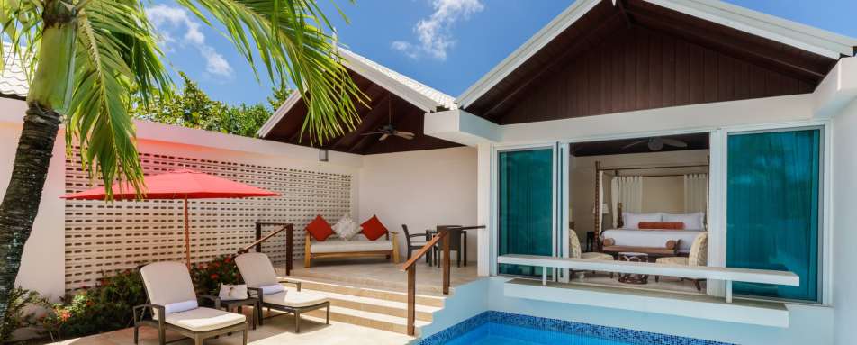 Luxury Almond Pool Suite exterior 