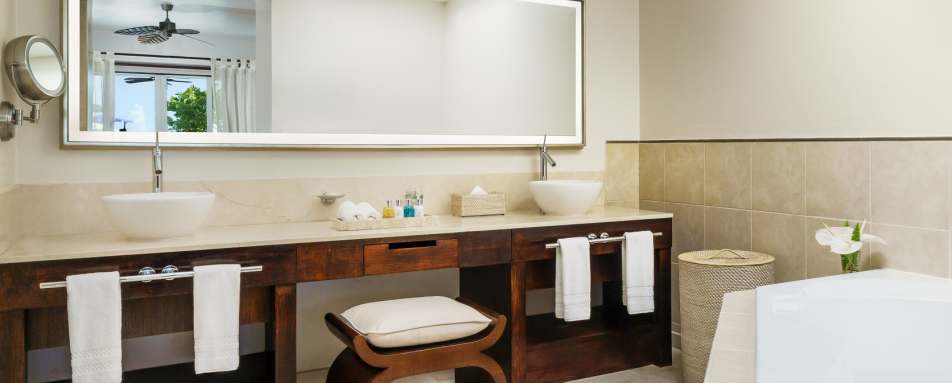 Royal Cinnamon and Saffron Beach Suites Bathroom 