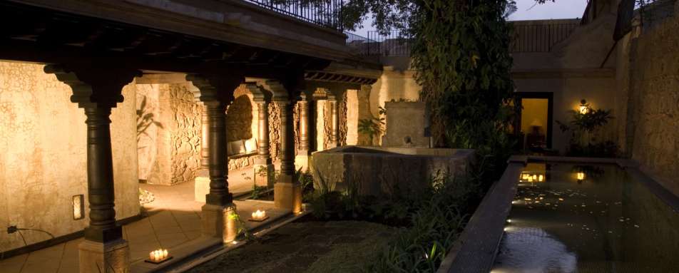 Garden at night - El Convento