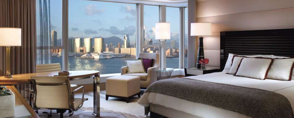 Suite Bedroom - Four Seasons Hong Kong