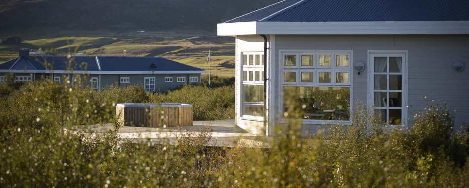 Hot tub on balcony - Hotel Grimsborgir