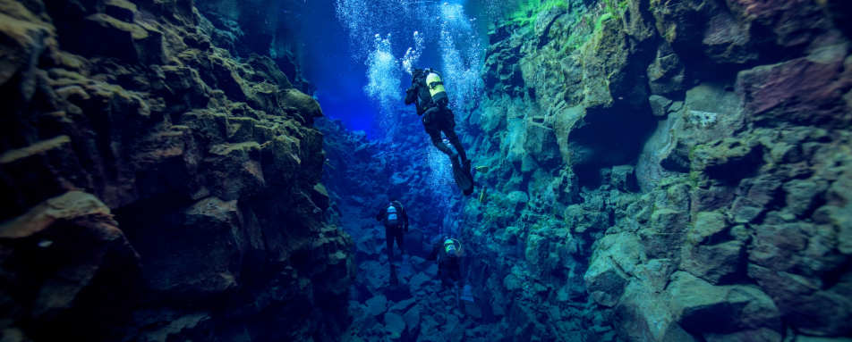 Snorkelling between Tectonic Plates
