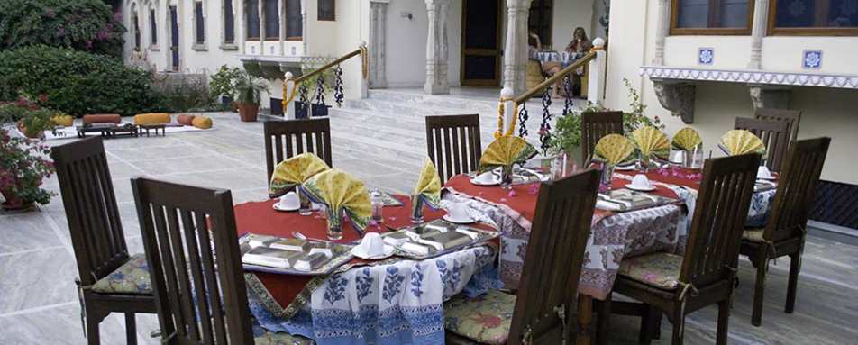 Outdoor Dining - Dera Mandawa