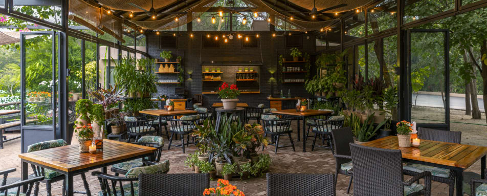 Restaurant - Jehan Numa Retreat  