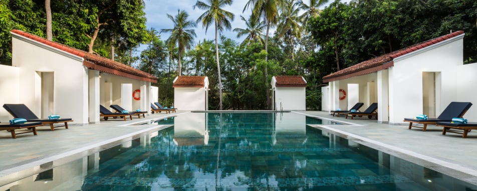 Swimming Pool - Mantra Koodam 