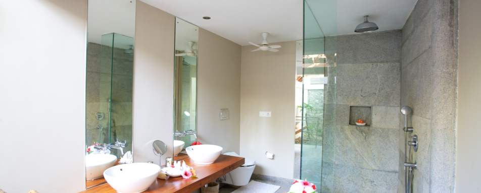 Shower - Neeleshwar Hermitage