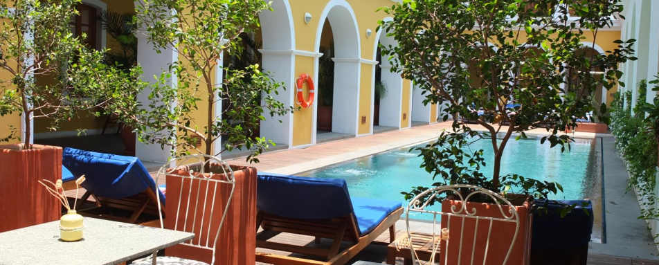 Pool - Palais de Mahe