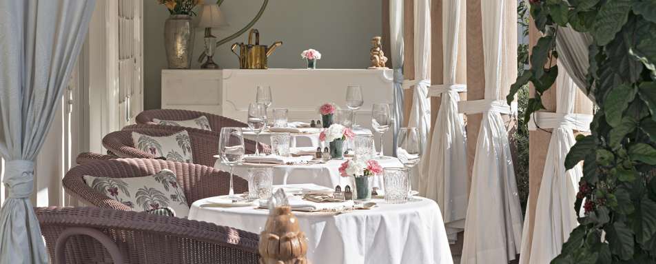 Outside dining - Rohet House  