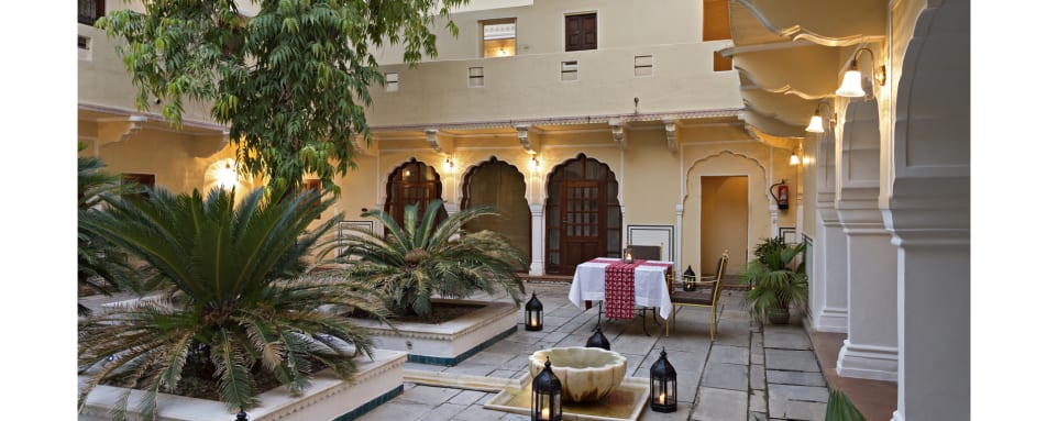 Courtyard - Samode Haveli 