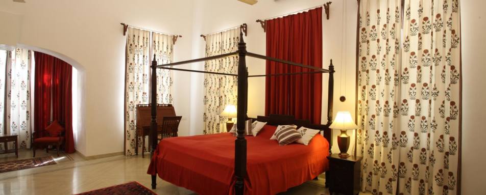 Red Bedroom - Shahpura Bagh